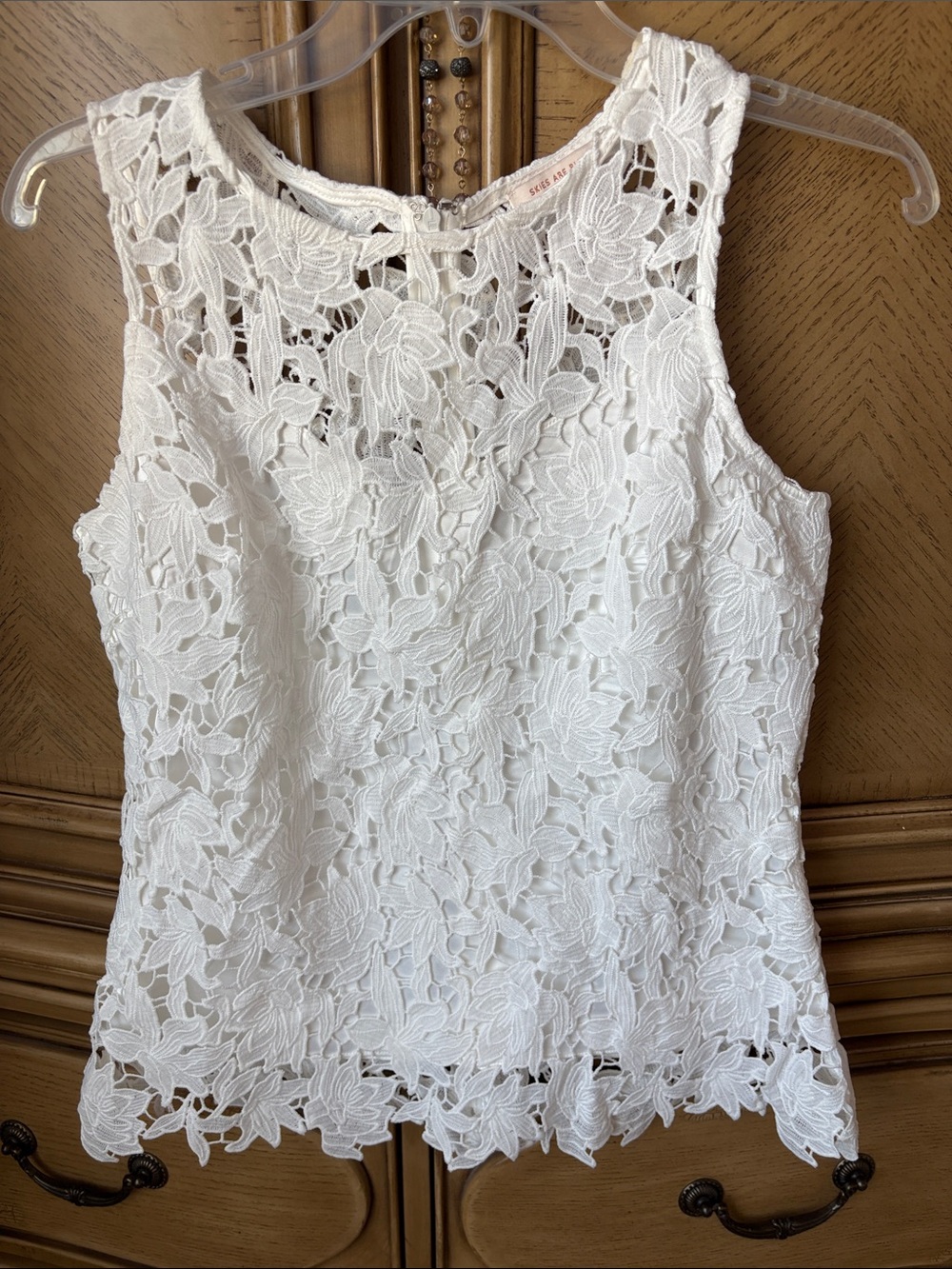 Skies Are Blue White Floral Lace Sleeveless Camisole